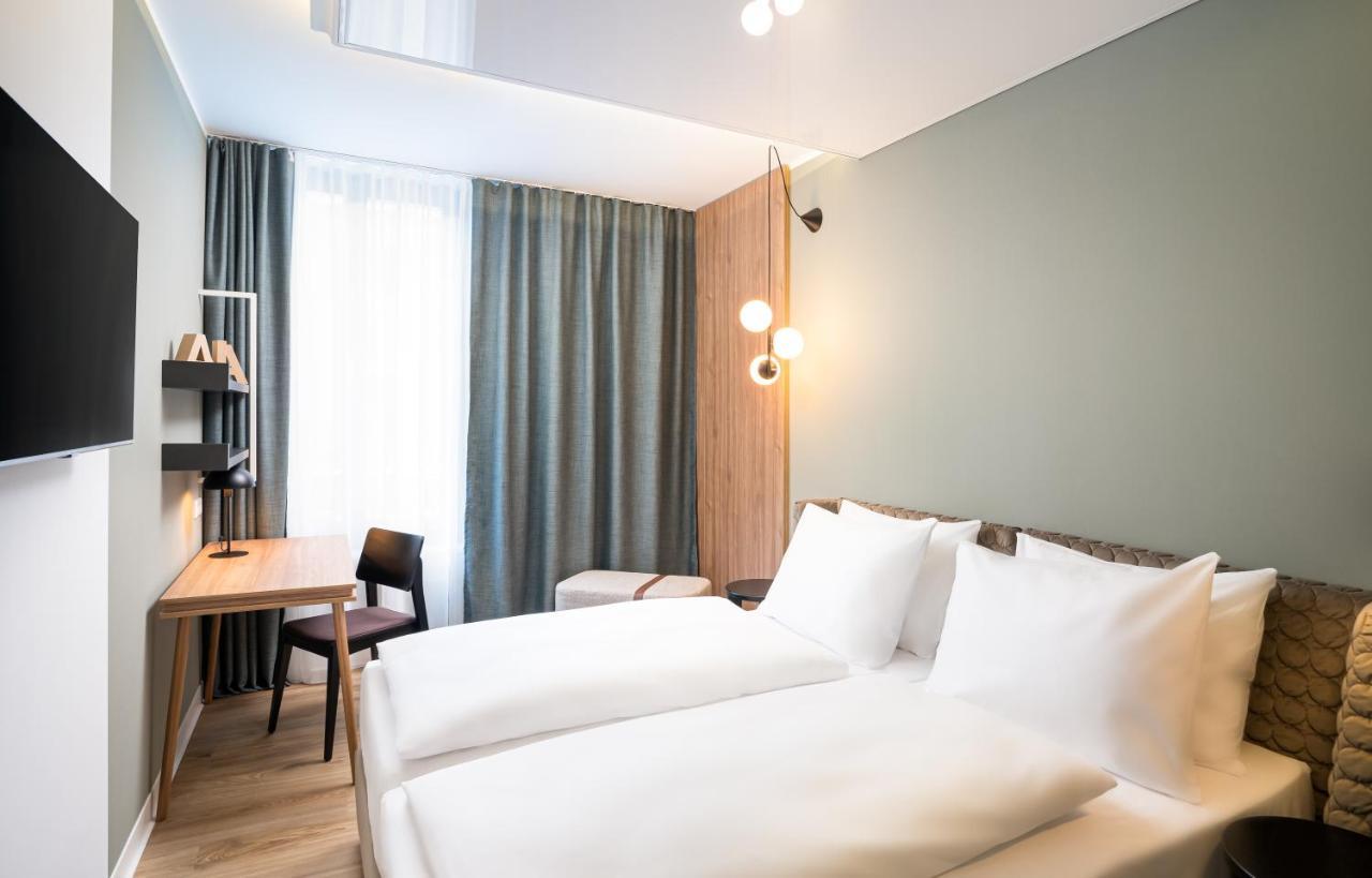 Elaya Center Hotel